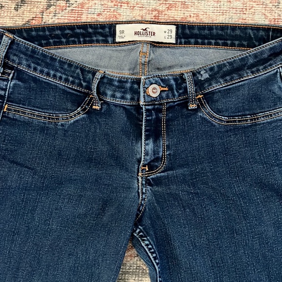 Hollister Dark Wash Sz 9 - Picture 4 of 5